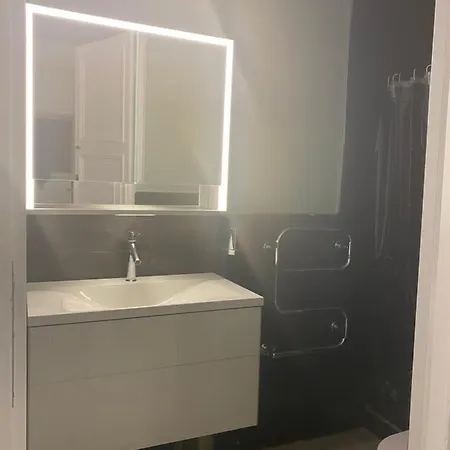 Apartment New Near Champs Elysees *