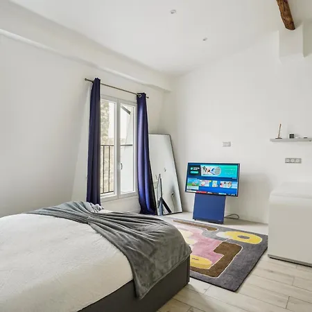 Apartment New Near Champs Elysees *