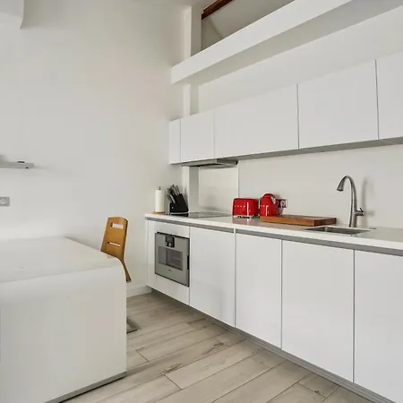 Apartment New Near Champs Elysees Paris