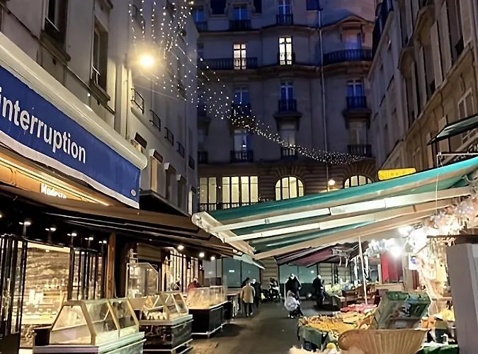 New Near Champs Elysees