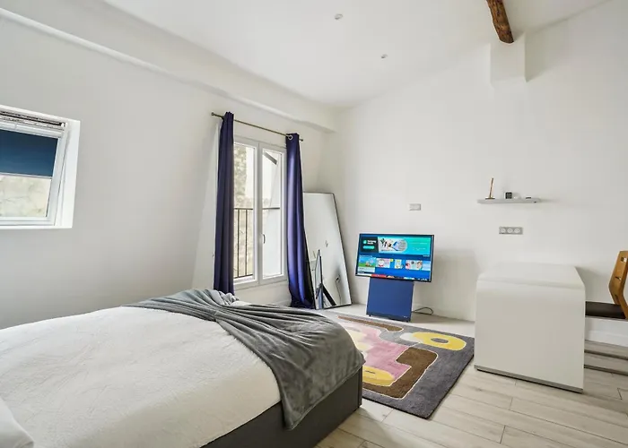 Apartment New Near Champs Elysees *