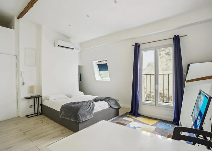 Apartment New Near Champs Elysees Paris